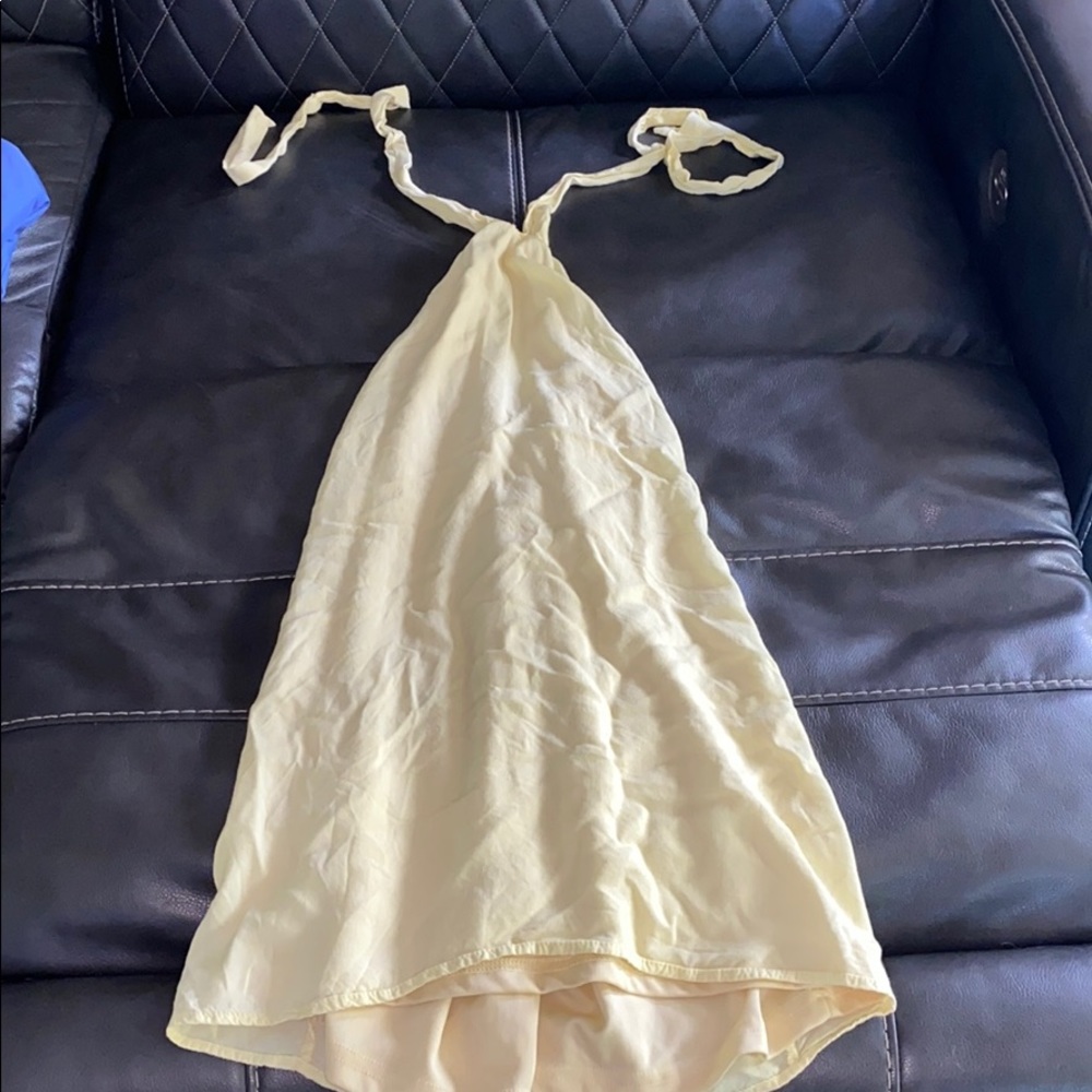 yellow dress